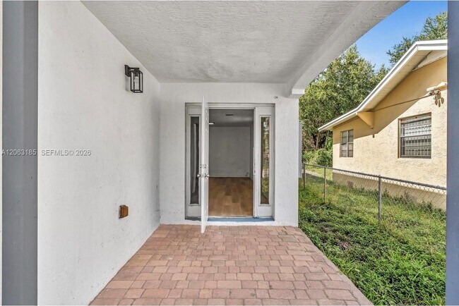 Building Photo - 140 NW 70th St