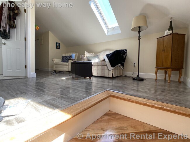 Building Photo - 80 Ten Hills Rd