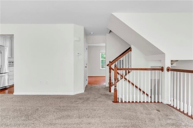 Building Photo - 305 Broadstone Dr