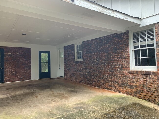 Building Photo - 1000 College Station Rd