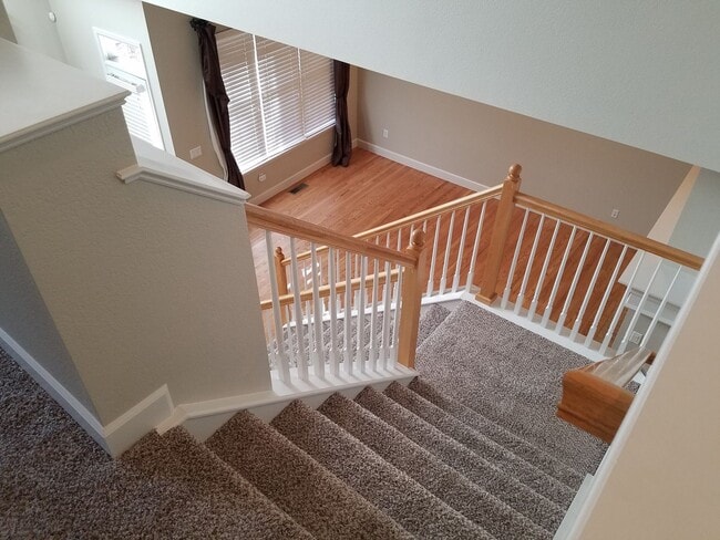 Building Photo - Stunning 4 Bedroom 3.5 Bath Lowry Townhome...