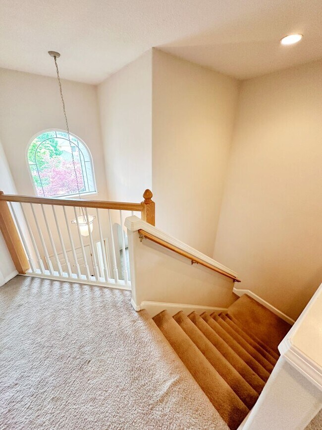 Building Photo - Gorgeous 4-Bedroom, 2.5-Bathroom House in ...