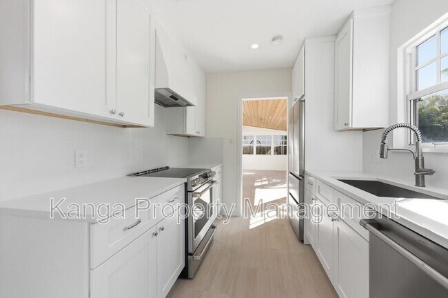 Building Photo - 236 Greymon Dr