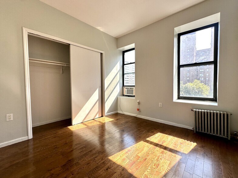 Building Photo - 2254 5th Ave