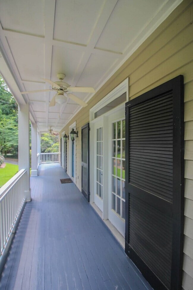 Building Photo - 4265 Deerwood Ln