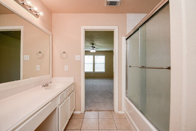 Building Photo - 9602 Siano Pines Dr