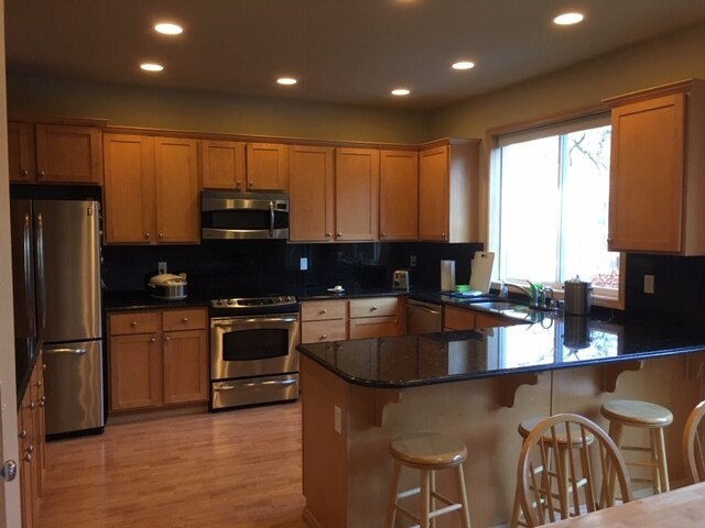 Building Photo - 3505 NE 140th St