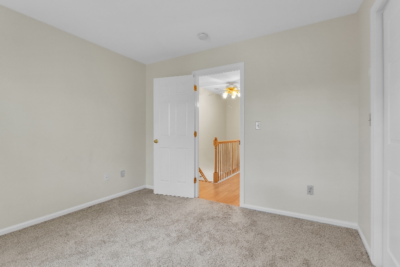 Building Photo - 62 Manorwood Dr