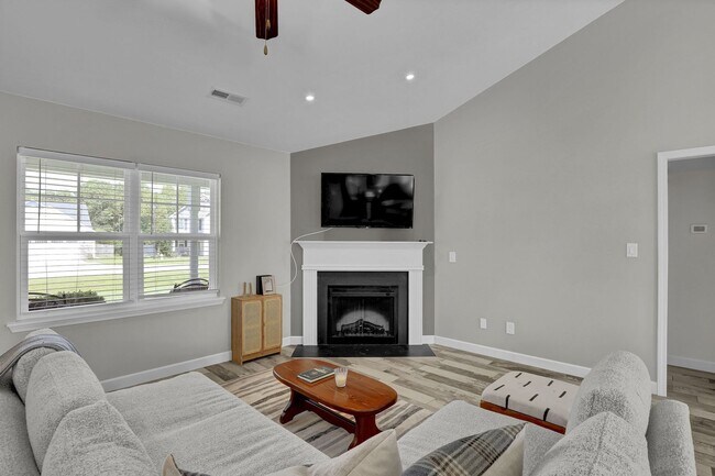 Building Photo - 116 Bridgeport Dr