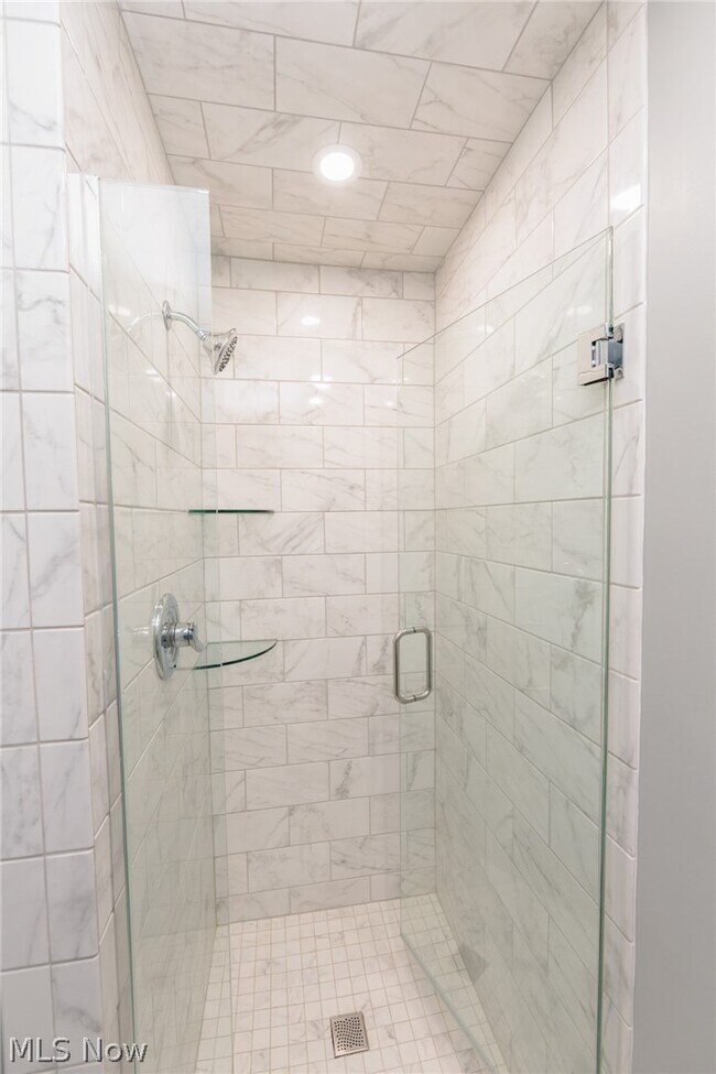 Building Photo - 2539 Warrensville Center Rd