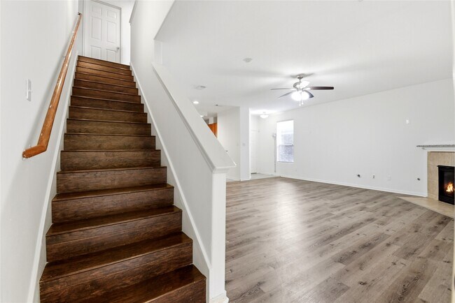 Building Photo - 18427 Grove Brook Ln