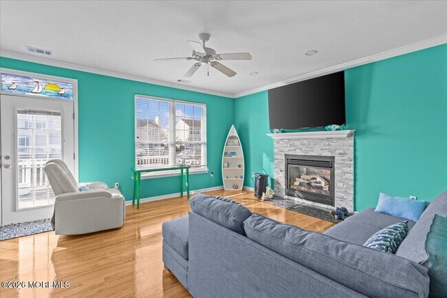 Building Photo - 297 Bayview Ave