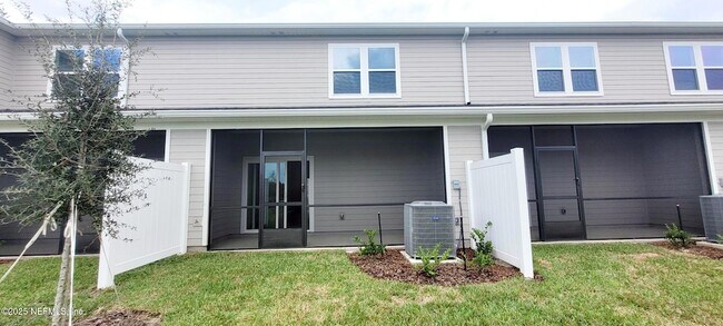 Building Photo - 241 Hubbard Bnd