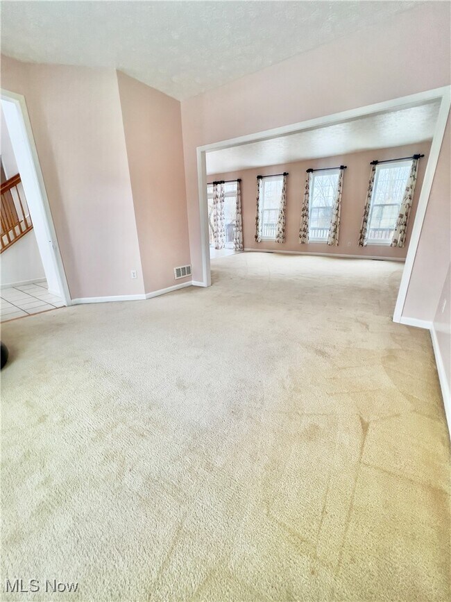 Building Photo - 654 Brookwood Ct