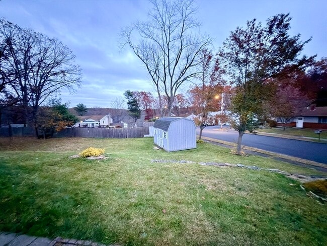 Building Photo - 45 Kinglet Dr