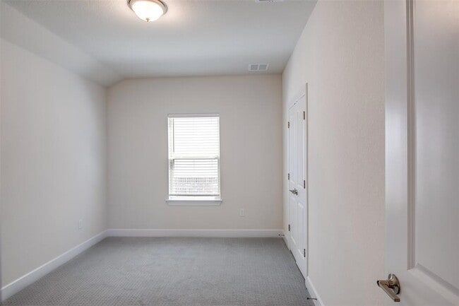 Building Photo - 12706 Bloomington Dr