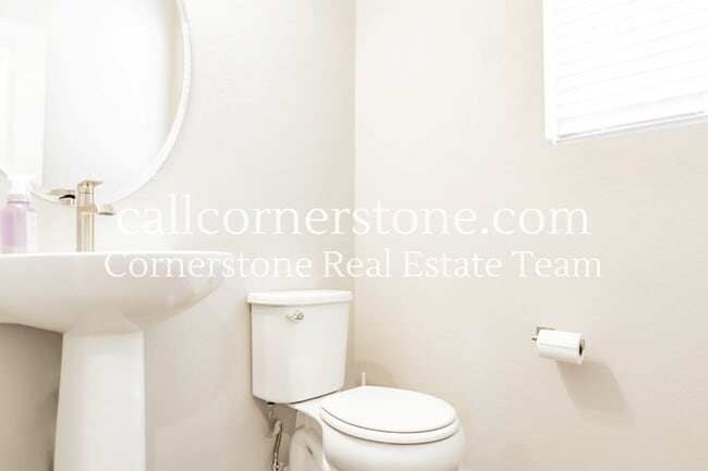 Building Photo - 9844 Cronin St