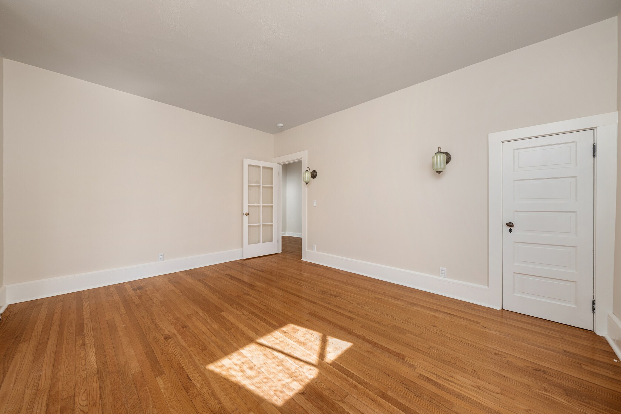 Building Photo - 532 Brinkerhoff Ave
