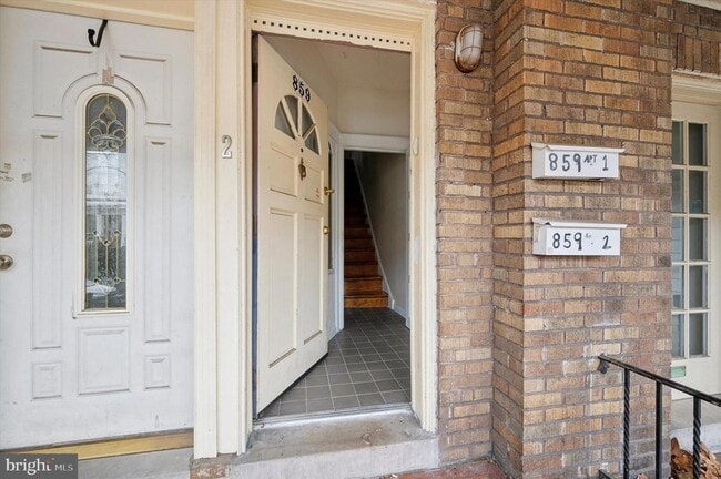 Building Photo - 859 N 21st St