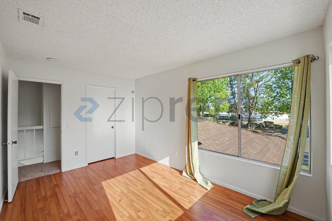 Building Photo - Unit 3
