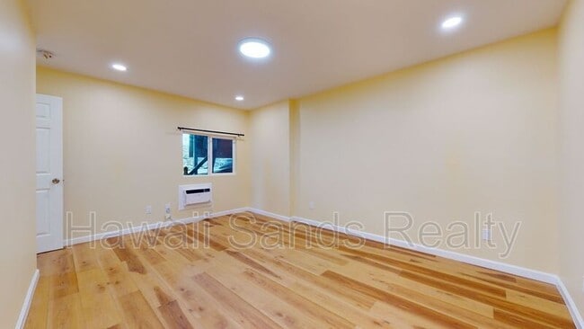 Building Photo - 1242 Mamalu St