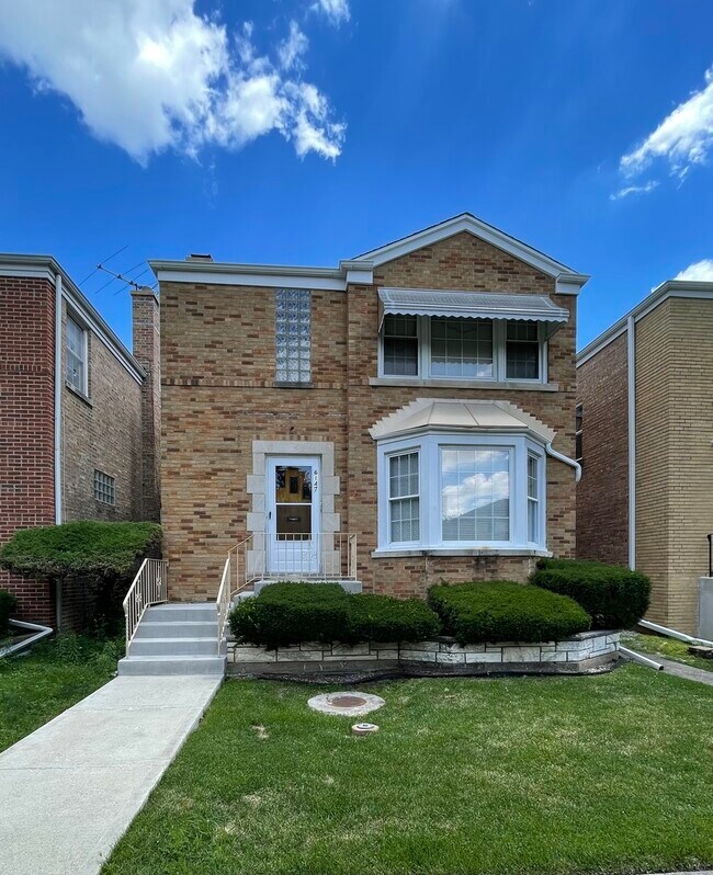 6147 N Meade Ave 6147 N Meade Ave Chicago IL 60646 Apartment Finder