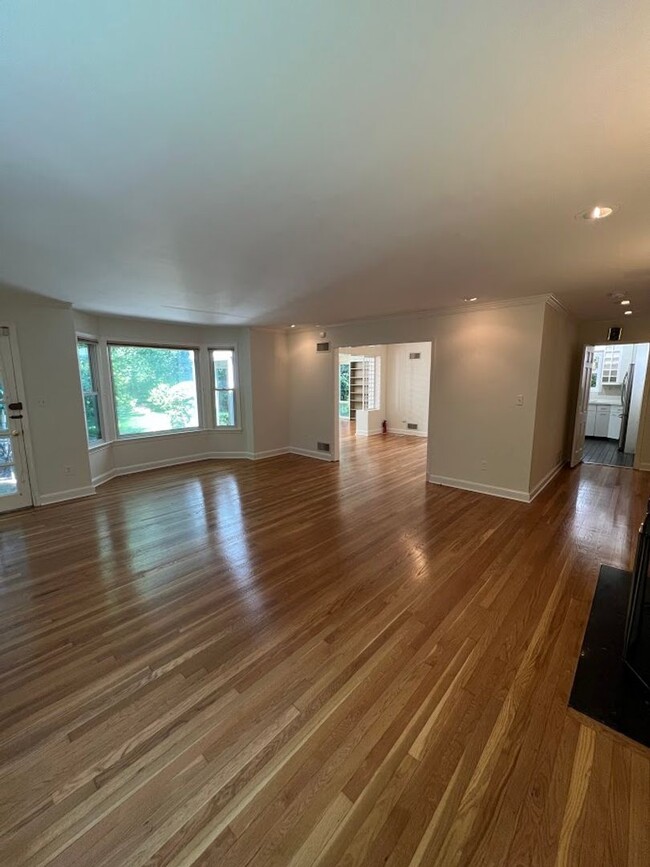Building Photo - Berkley Stunner