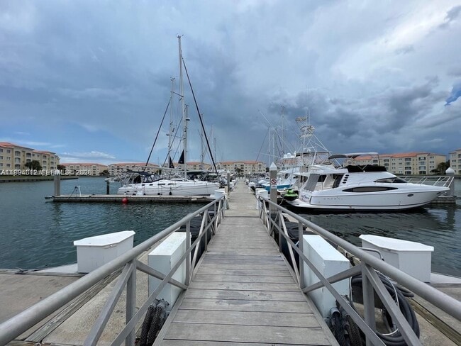 Building Photo - 5 Harbour Isle Dr E