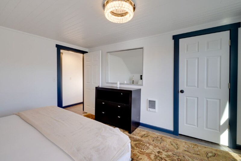 Building Photo - 400 S Holladay Dr