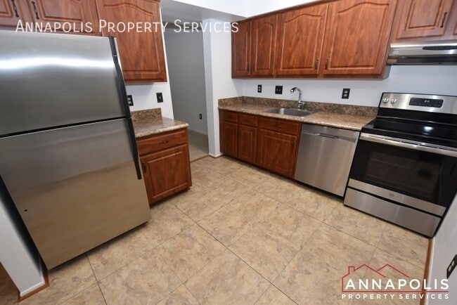 Building Photo - 1241 Birchcrest Ct