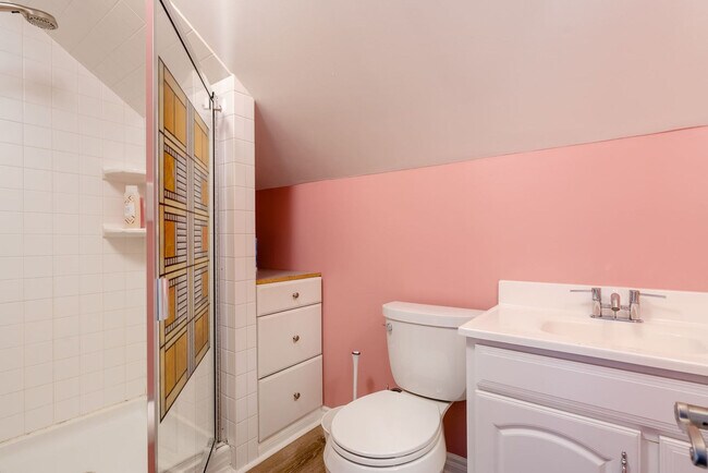 Building Photo - 4004 SE Division St