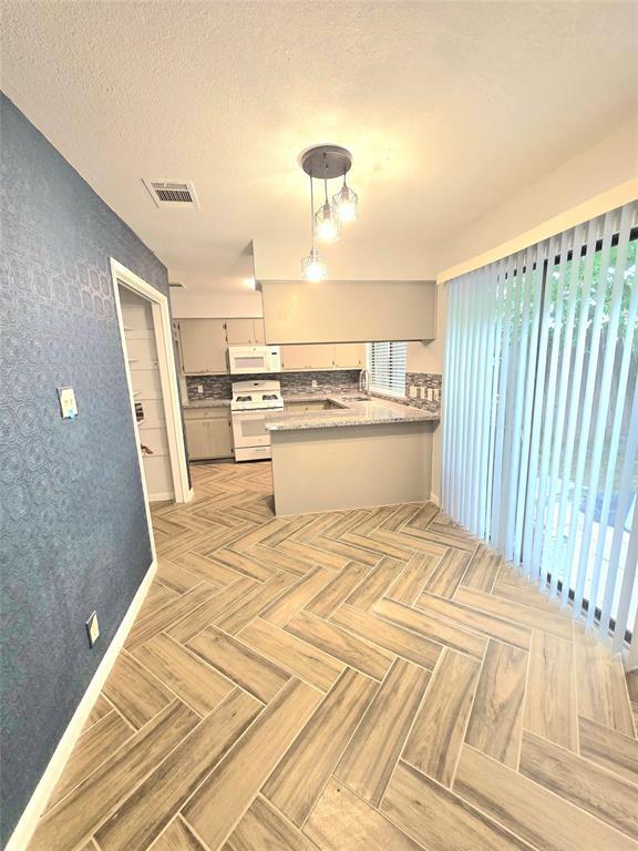 Building Photo - 1417 Hyridge Cir