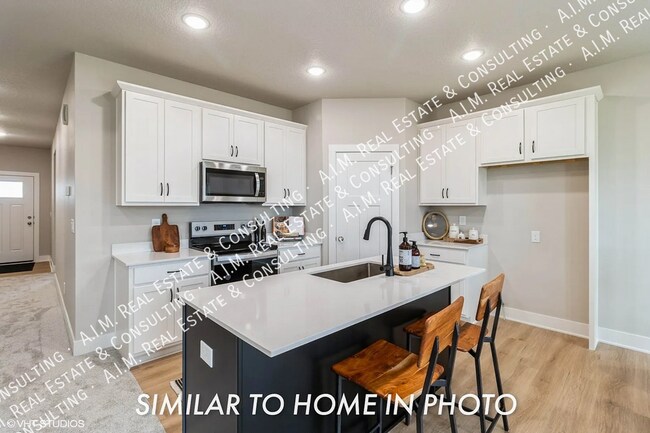 Building Photo - 3302 NE Fawn Ln