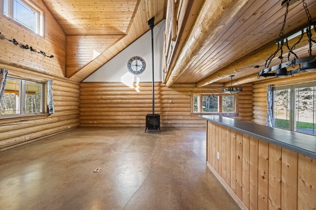 Building Photo - 3650 Apache Ct