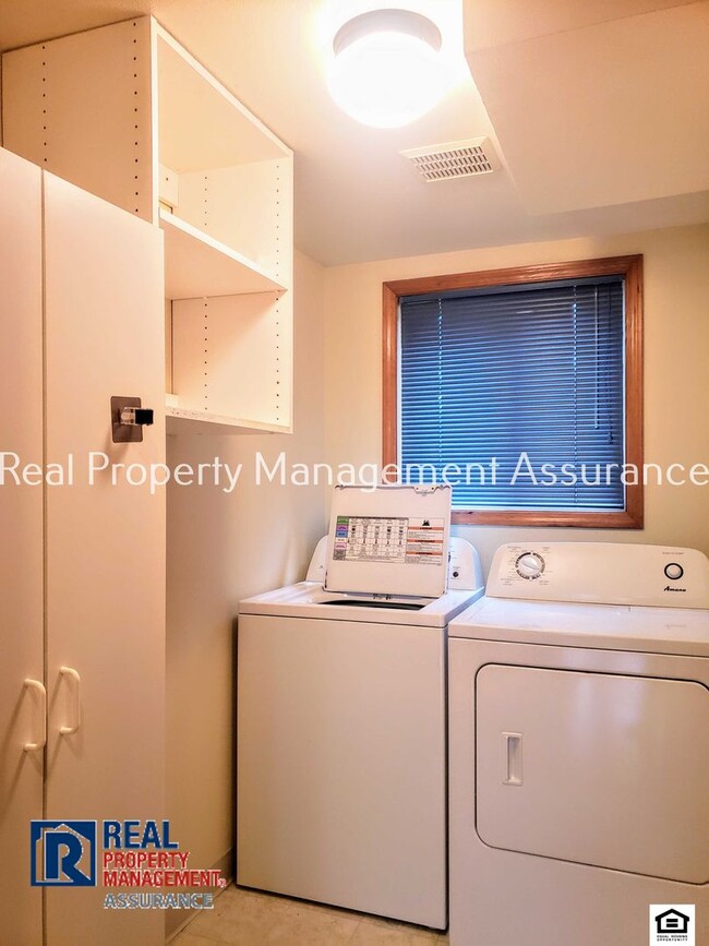 Building Photo - 15590 SW Tanager Dr