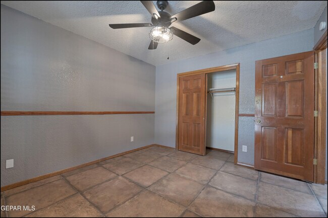 Building Photo - 6412 Via Aventura Dr