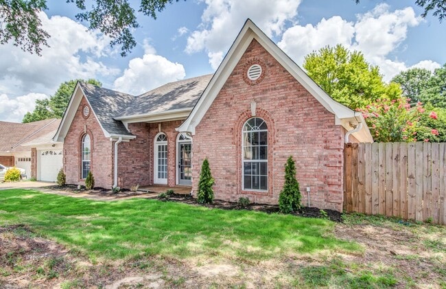 Building Photo - 5624 Annandale Dr