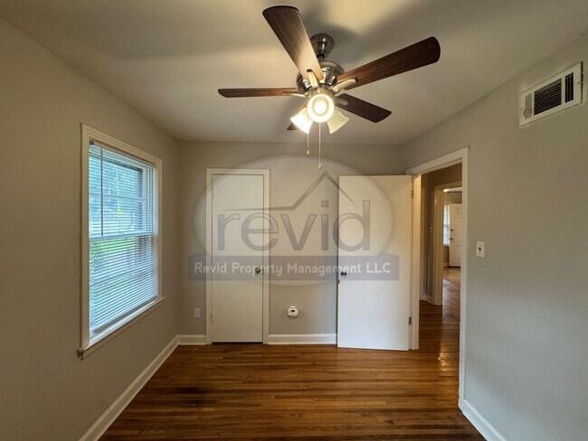Building Photo - 1356 Mt Moriah Rd