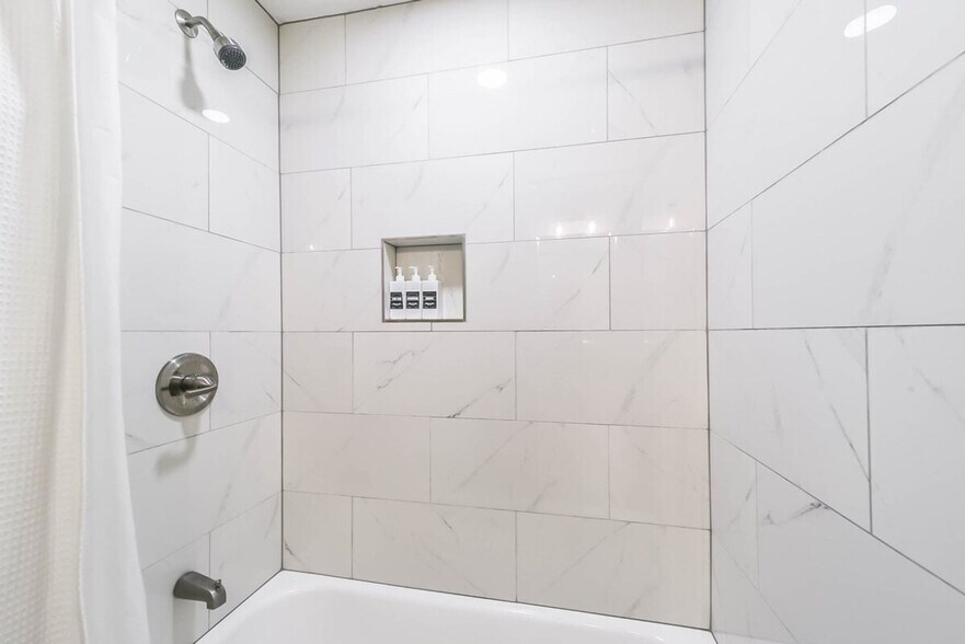 Building Photo - 5130 Cosby St