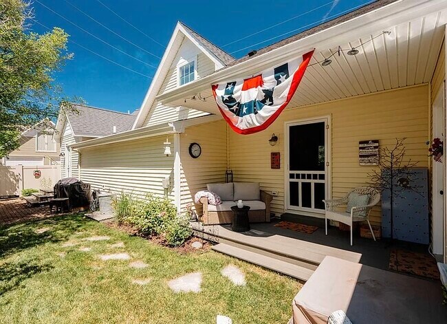 Building Photo - 814 Locust St