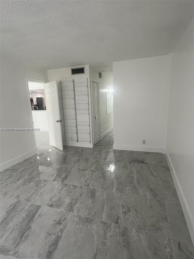 Building Photo - 406 NW 68th Ave