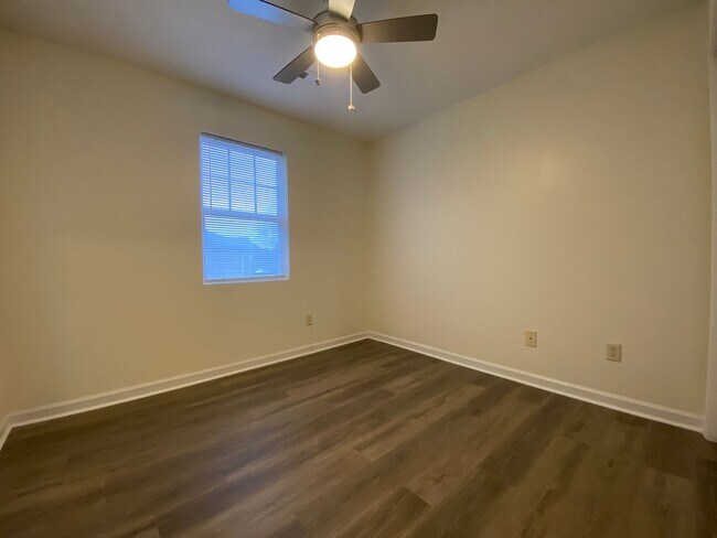 Building Photo - 5140 Greenville Loop Rd