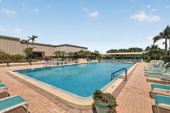 Building Photo - 1800 SE St Lucie Blvd