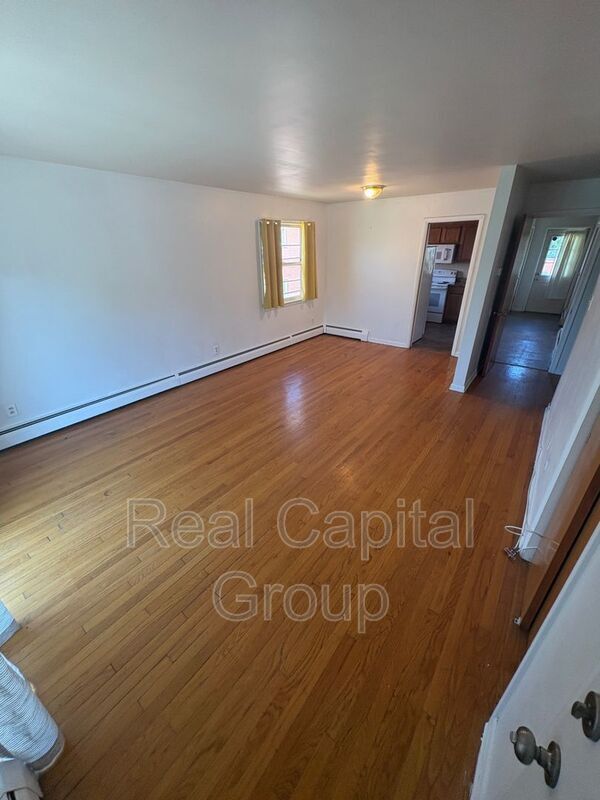Building Photo - 189 S Allen St