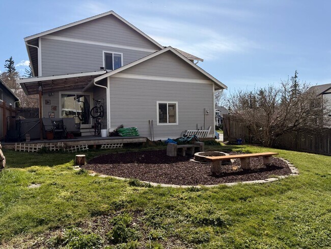 Building Photo - 4 bdrm/2.5 bath home in Barkley Area