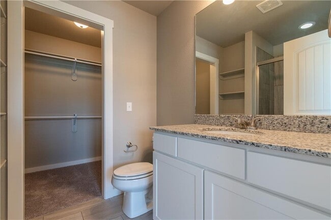 Building Photo - 2819 W Auburn Dr