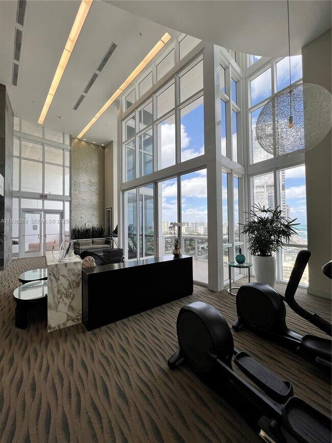 Building Photo - 18201 Collins Ave