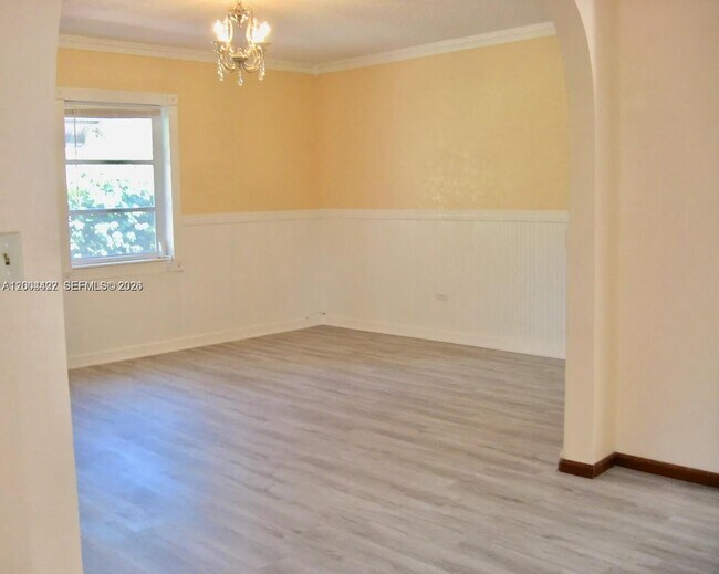 Building Photo - 2140 NE 180th St