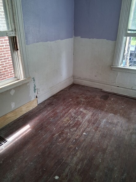 Building Photo - 3912 Beachwood Ave
