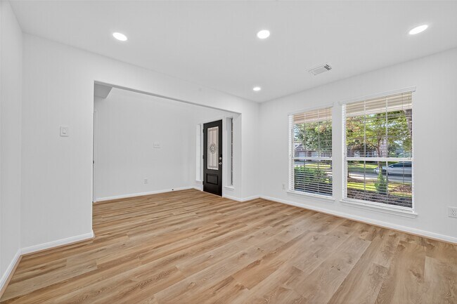 Building Photo - 17422 Bending Post Dr